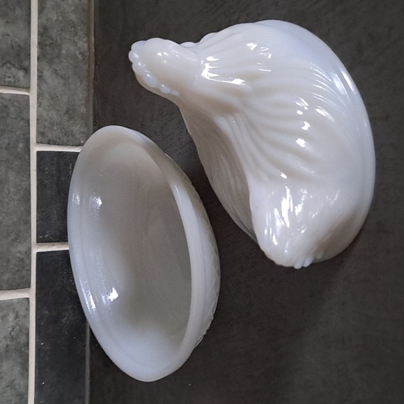 Vintage MCM Hazel Atlas White Milk Glass Covered Dish | Hen on Nest - Picture 3 of 9